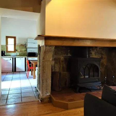 Au Coeur De - Magnifique En Pierres Pour 7 Personnes - Piscine Privee - Poele - Vue Imprenable Sur Le Village - Jardin - Garage Villa